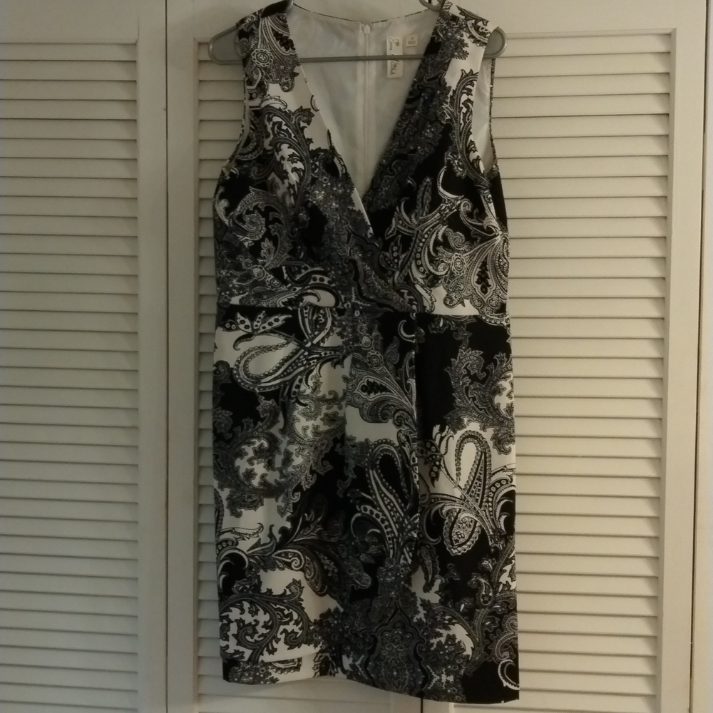 Black and white sleeveless dress